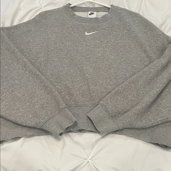 Nike Heather Gray Cropped Sweatshirt - Picture 1 of 6